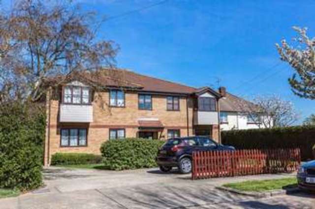  Image of 1 bedroom Flat for sale in Leighwood Avenue Leigh-on-Sea SS9 at Leighwood Avenue  Leigh-On-Sea, SS9 4LF