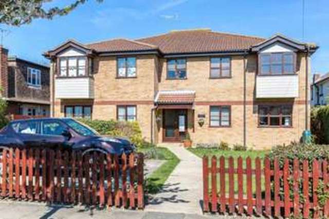  Image of 1 bedroom Flat for sale in Leighwood Avenue Leigh-on-Sea SS9 at Leighwood Avenue  Leigh-On-Sea, SS9 4LF