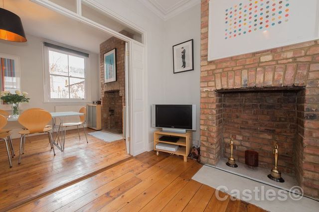  Image of 2 bedroom Terraced house for sale in Leith Road London N22 at Leith Road Wood Green London, N22 5QA