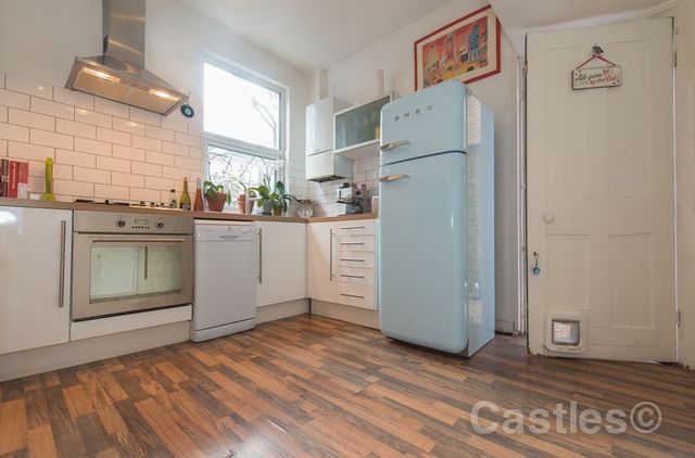  Image of 2 bedroom Terraced house for sale in Leith Road London N22 at Leith Road Wood Green London, N22 5QA