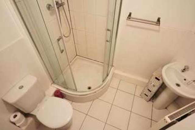  Image of 2 bedroom Flat for sale in Heyesmere Court Aigburth Liverpool L17 at Heyesmere Court  Liverpool, L17 6GE