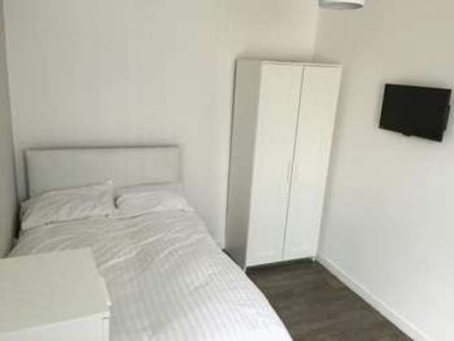  Image of 6 bedroom Terraced house to rent in Leopold Road Kensington Liverpool L7 at Leopald Road  Liverpool, L7 8SP