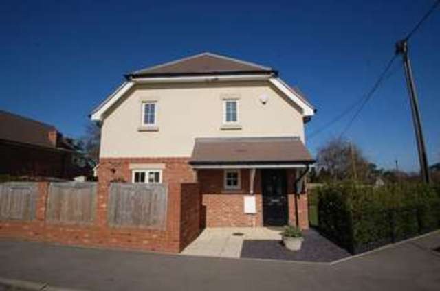 Image of 3 bedroom Detached house for sale in Lester Grove Hazlemere High Wycombe HP15 at Lester Grove Hazlemere High Wycombe, HP15 7HW