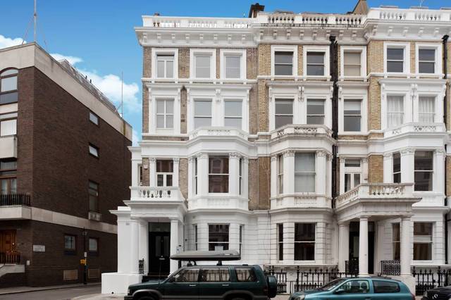  Image of 2 bedroom Flat to rent in Lexham Gardens London W8 at Lexham Gardens  High Street Kensington, W8 5JJ