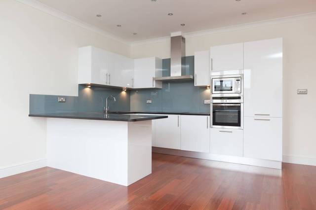  Image of 2 bedroom Flat to rent in Lexham Gardens London W8 at Lexham Gardens  High Street Kensington, W8 5JJ