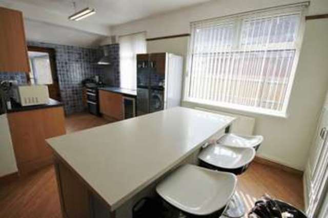  Image of 4 bedroom Property for sale in Leylands Road Burgess Hill RH15 at Leylands Road  Burgess Hill, RH15 8AF
