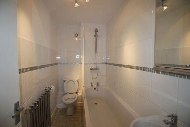 Image of 1 bedroom Flat to rent in Lime Grove New Malden KT3 at Lime Grove  New Malden, KT3 3TP