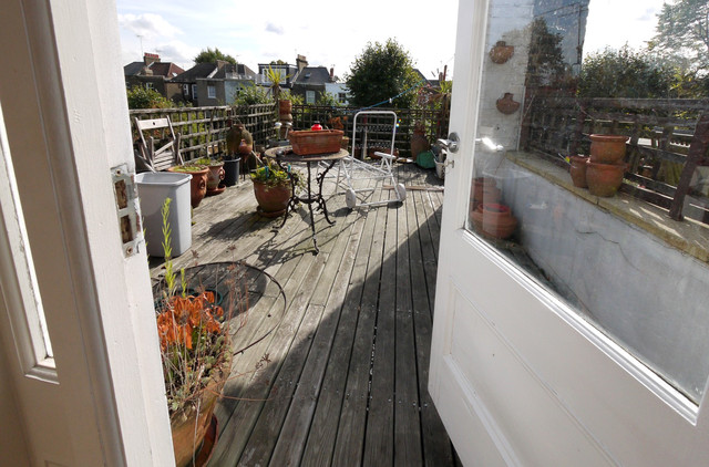  Image of Property to rent in Lincoln Road London N2 at East Finchley, N2 9DJ