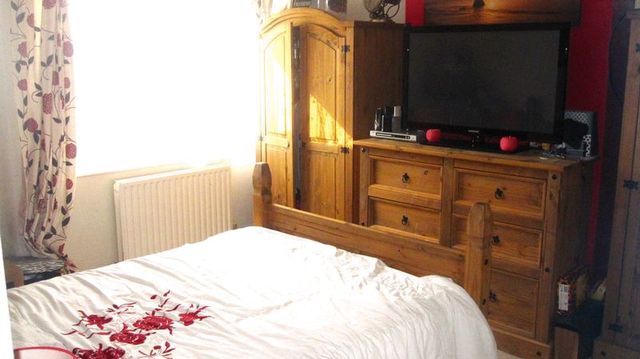  Image of 2 bedroom Detached house for sale in Little Clacton Road Clacton-on-Sea CO16 at Little Clacton Road  Clacton-On-Sea, CO16 8EA