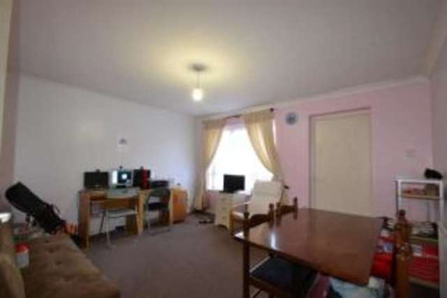  Image of 1 bedroom Flat for sale in Little Thatch Godalming GU7 at Godalming Surrey Farncombe, GU7 3LA