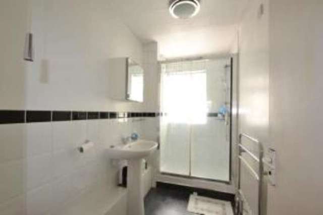  Image of 1 bedroom Flat for sale in Little Thatch Godalming GU7 at Godalming Surrey Farncombe, GU7 3LA