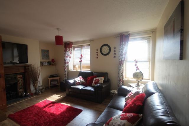  Image of 3 bedroom Semi-Detached house for sale in Lon Foel Graig Llanfairpwllgwyngyll LL61 at Lon Foel Graig  Llanfairpwllgwyngyll, LL61 5RA