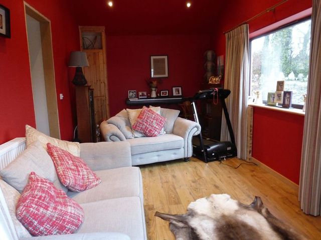  Image of 4 bedroom Detached house for sale in Stad Cae