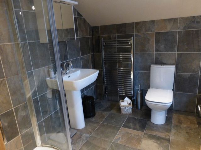  Image of 4 bedroom Detached house for sale in Stad Cae