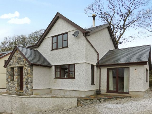  Image of 4 bedroom Detached house for sale in Stad Cae
