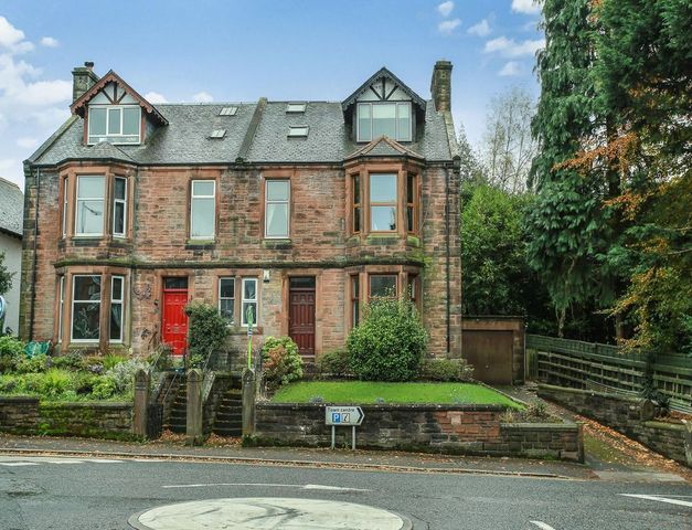  Image of 2 bedroom Flat to rent in Lockerbie Road Dumfries DG1 at Dumfries Dumfries and Galloway Dumfries and Galloway, DG1 3AT
