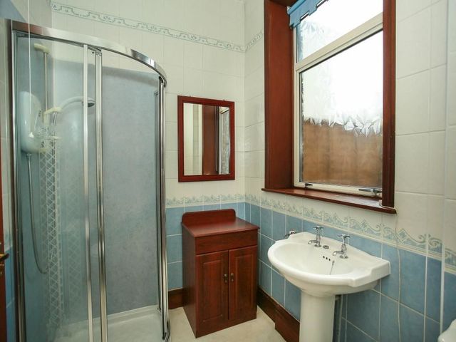  Image of 2 bedroom Flat to rent in Lockerbie Road Dumfries DG1 at Dumfries Dumfries and Galloway Dumfries and Galloway, DG1 3AT