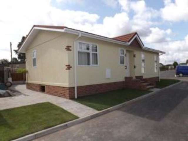  Image of 2 bedroom Detached house for sale in Abridge Park London Road Abridge Romford RM4 at London Road Abridge Abridge, RM4 1XS