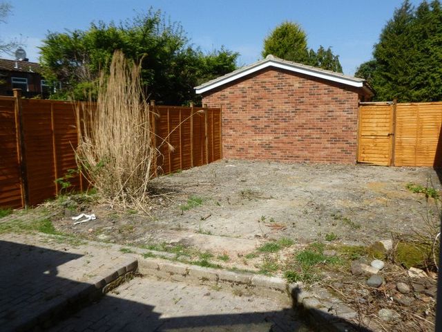  Image of 3 bedroom Semi-Detached house for sale in London Road Aston Clinton Aylesbury HP22 at London Road  Aston Clinton, HP22 5HS