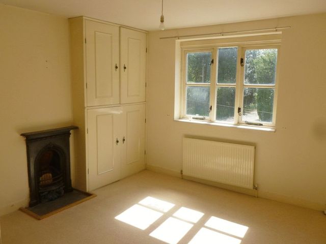  Image of 3 bedroom Semi-Detached house for sale in London Road Aston Clinton Aylesbury HP22 at London Road  Aston Clinton, HP22 5HS