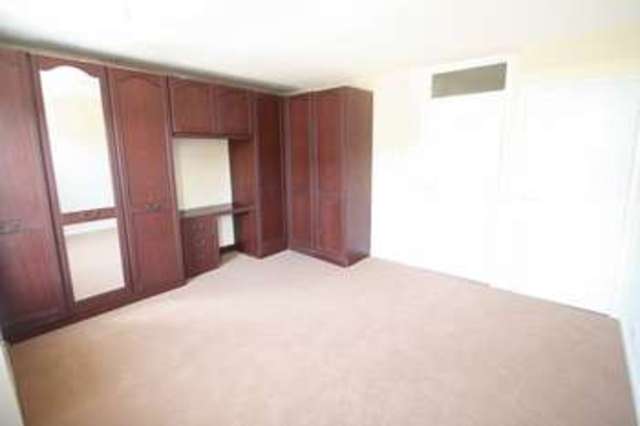  Image of 3 bedroom Flat for sale in London Road Hemel Hempstead HP3 at London Road  Hemel Hempstead, HP3 9SD
