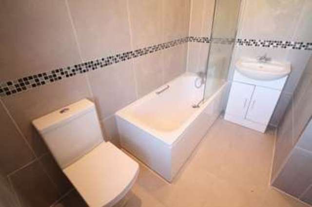 Image of 3 bedroom Flat for sale in London Road Hemel Hempstead HP3 at London Road  Hemel Hempstead, HP3 9SD
