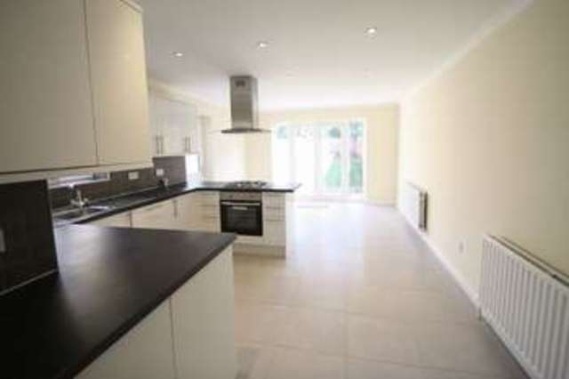 Image of 3 bedroom Flat for sale in London Road Hemel Hempstead HP3 at London Road  Hemel Hempstead, HP3 9SD