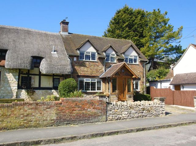  Image of 4 bedroom Detached house for sale in High Street Long Crendon Aylesbury HP18 at 45 High Street  Long Crendon, HP18 9AL