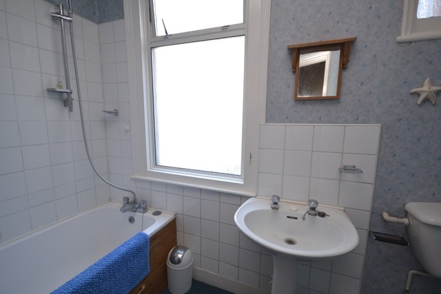  Image of 1 bedroom Property to rent in Long Lane London N2 at East Finchley, N2 8JW