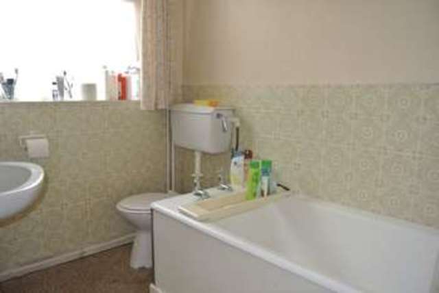  Image of 2 bedroom Detached house for sale in Longcliffe Road Grantham NG31 at Longcliffe Road  Grantham, NG31 8DX