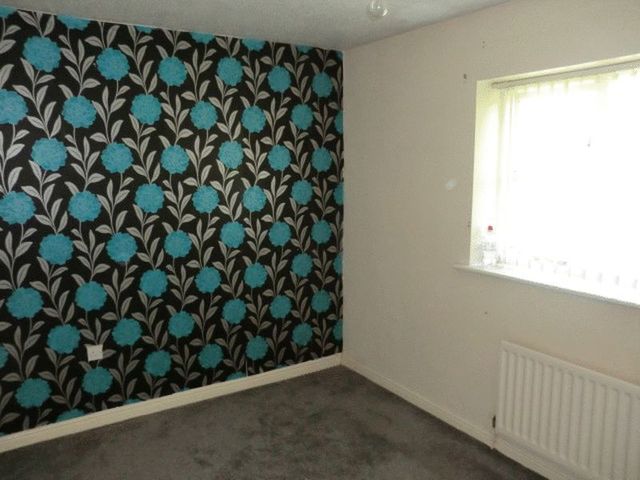  Image of 2 bedroom Semi-Detached house to rent in Longdown Road Liverpool L10 at Longdown Road Fazakerley Liverpool, L10 4US