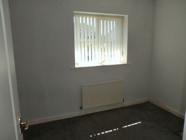  Image of 2 bedroom Semi-Detached house to rent in Longdown Road Liverpool L10 at Longdown Road Fazakerley Liverpool, L10 4US
