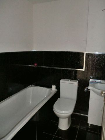  Image of 2 bedroom Semi-Detached house to rent in Longdown Road Liverpool L10 at Longdown Road Fazakerley Liverpool, L10 4US