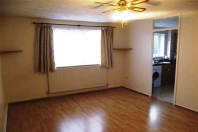  Image of 2 bedroom Flat to rent in Swans Hope Loughton IG10 at Loughton, IG10 2NB