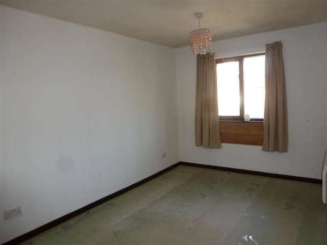  Image of 2 bedroom Flat for sale in Louvain Road Greenhithe DA9 at Greenhithe Kent Greenhithe, DA9 9DY