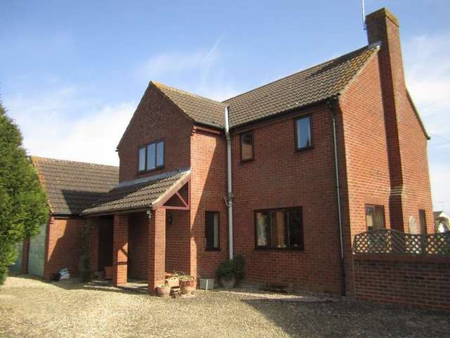  Image of 3 bedroom Detached house for sale in Lower Village Blunsdon Swindon SN26 at Lower Blunsdon Wiltshire Broad Blunsdon, SN26 7BJ