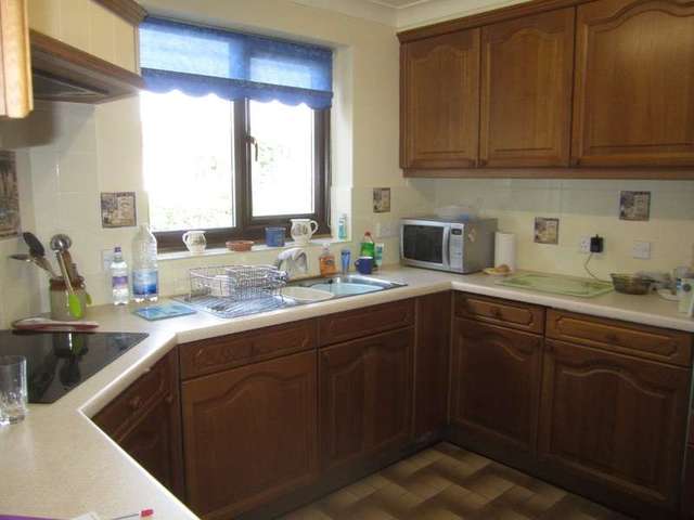  Image of 3 bedroom Detached house for sale in Lower Village Blunsdon Swindon SN26 at Lower Blunsdon Wiltshire Broad Blunsdon, SN26 7BJ