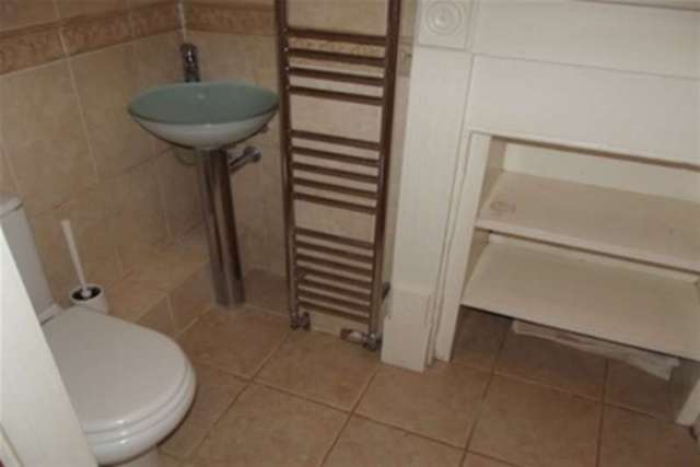  Image of 1 bedroom Studio flat to rent in Lower Bristol Road Bath BA2 at Bath, BA2 3BA