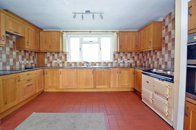  Image of 4 bedroom Detached house to rent in Lower Strode Road Clevedon BS21 at Lower Strode Road  Clevedon, BS21 6UU