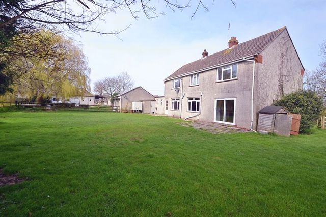  Image of 4 bedroom Detached house to rent in Lower Strode Road Clevedon BS21 at Lower Strode Road  Clevedon, BS21 6UU