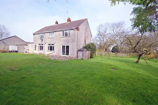  Image of 4 bedroom Detached house to rent in Lower Strode Road Clevedon BS21 at Lower Strode Road  Clevedon, BS21 6UU