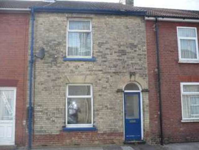  Image of 3 bedroom Terraced house to rent in Reeve Street Lowestoft NR32 at Reeve Street  Lowestoft, NR32 1UF