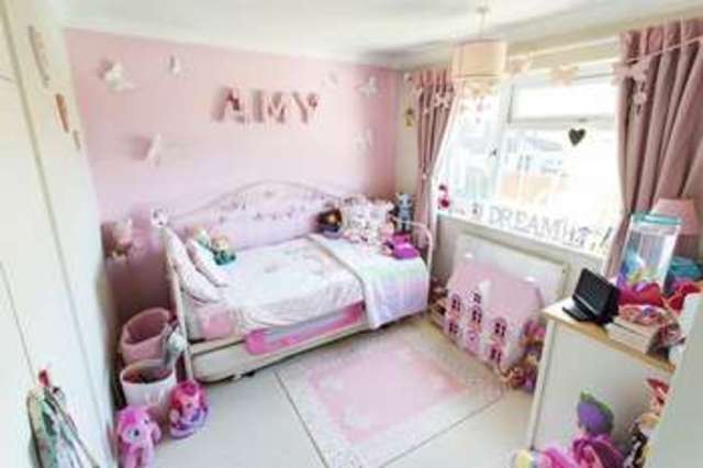  Image of 4 bedroom Detached house for sale in Wayne Close Lowestoft NR32 at Wayne Close  Lowestoft, NR32 4SX
