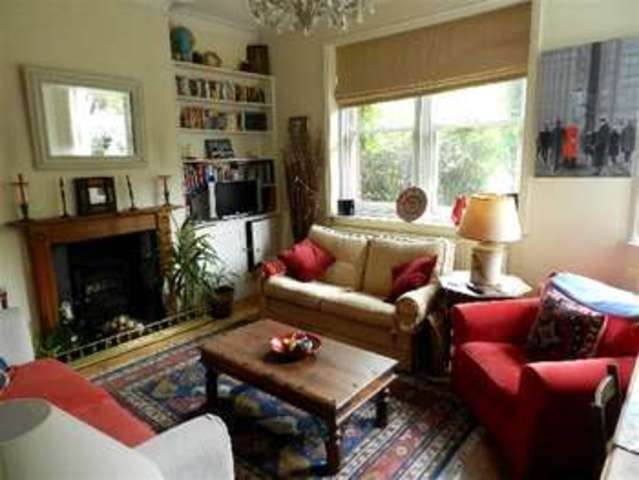  Image of 2 bedroom Property to rent in Lurline Gardens London SW11 at Lurline Gardens London London, SW11 4DG