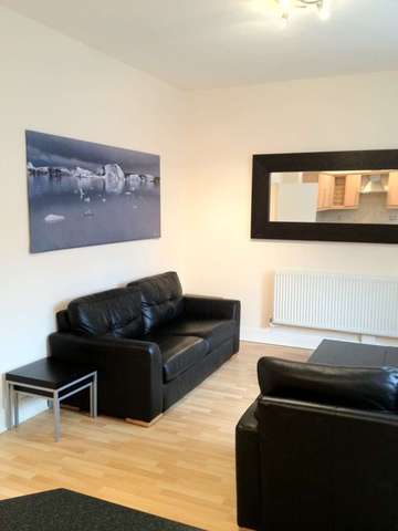  Image of 2 bedroom Flat for sale in Elmsley Road Mossley Hill Liverpool L18 at Mossley Hill Liverpool Mossley Hill, L18 8AY