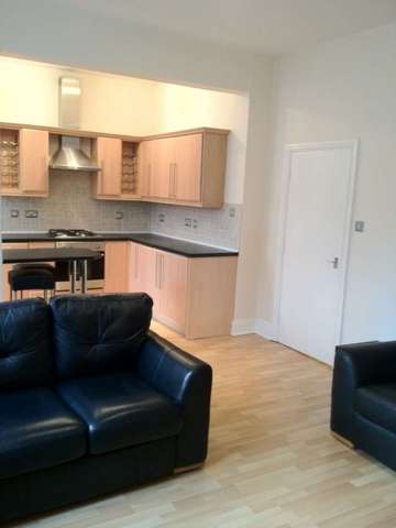  Image of 2 bedroom Flat for sale in Elmsley Road Mossley Hill Liverpool L18 at Mossley Hill Liverpool Mossley Hill, L18 8AY