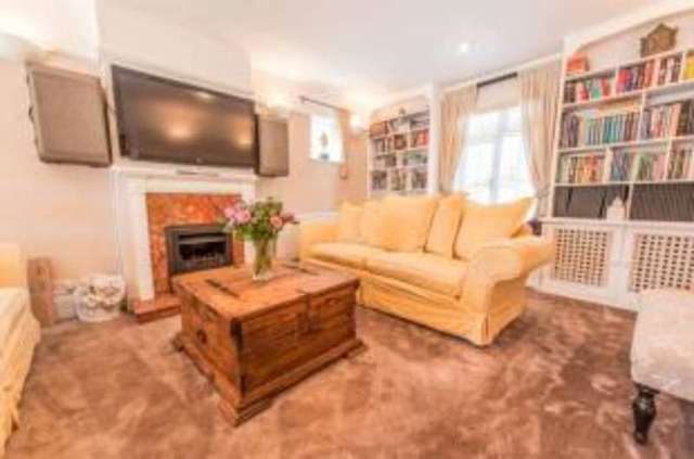  Image of 4 bedroom Detached house for sale in Boyn Hill Road Maidenhead SL6 at Maidenhead Berkshire Maidenhead, SL6 4HH