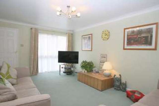  Image of 4 bedroom Terraced house for sale in In The Ray Maidenhead SL6 at In the Ray  Maidenhead, SL6 8DH