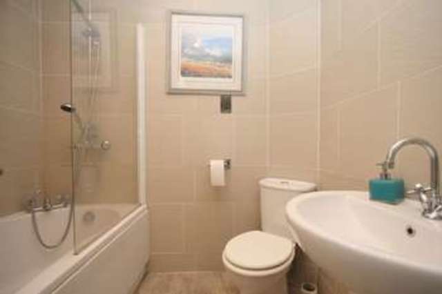  Image of 4 bedroom Terraced house for sale in In The Ray Maidenhead SL6 at In the Ray  Maidenhead, SL6 8DH