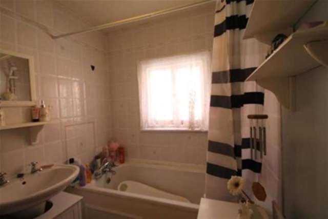  Image of 1 bedroom Flat to rent in Main Road Biggin Hill Westerham TN16 at Westerham, TN16 3BA